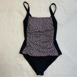 NWT New $122 Seekers Essentials Australia One Piece Swimsuit Size 12